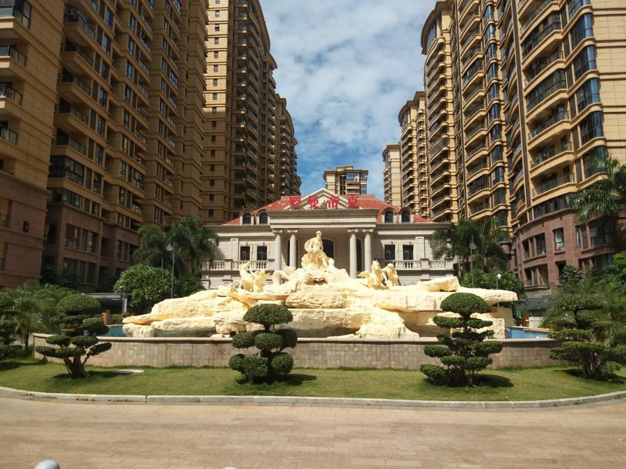 ?？谑行阌^(qū)長(zhǎng)濱四路16號(hào) 羅曼帝克5號(hào)樓704號(hào)房產(chǎn)